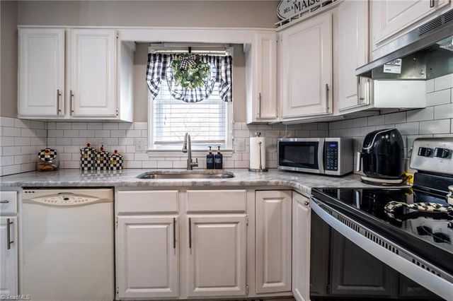 1135 Glendale Drive, Greensboro, NC 27406