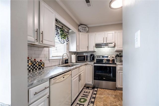 1135 Glendale Drive, Greensboro, NC 27406