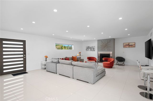 1055 E Racquet Club, Palm Springs, CA 92262