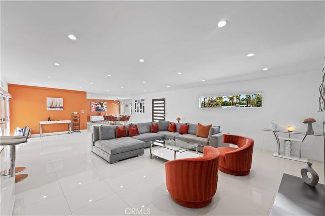 1055 E Racquet Club, Palm Springs, CA 92262