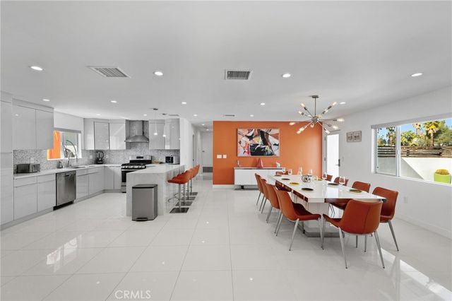 1055 E Racquet Club, Palm Springs, CA 92262