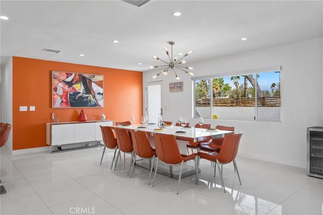 1055 E Racquet Club, Palm Springs, CA 92262