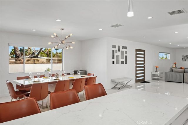 1055 E Racquet Club, Palm Springs, CA 92262