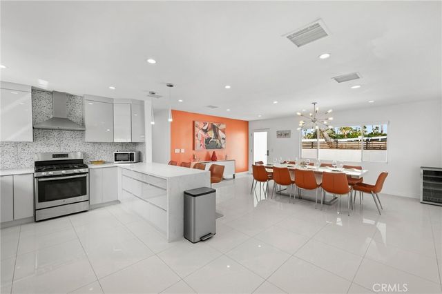 1055 E Racquet Club, Palm Springs, CA 92262