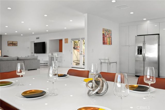 1055 E Racquet Club, Palm Springs, CA 92262
