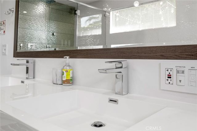 1055 E Racquet Club, Palm Springs, CA 92262