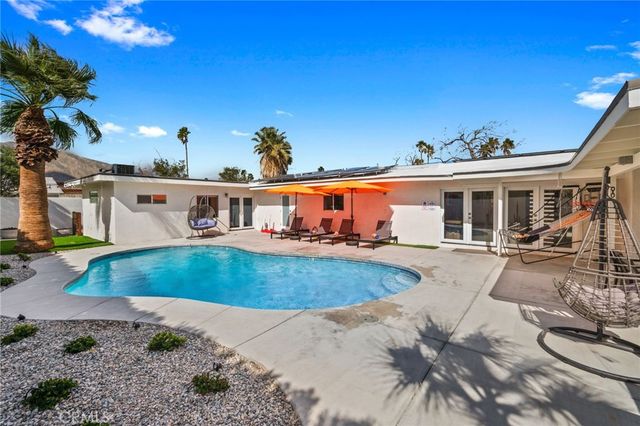 1055 E Racquet Club, Palm Springs, CA 92262