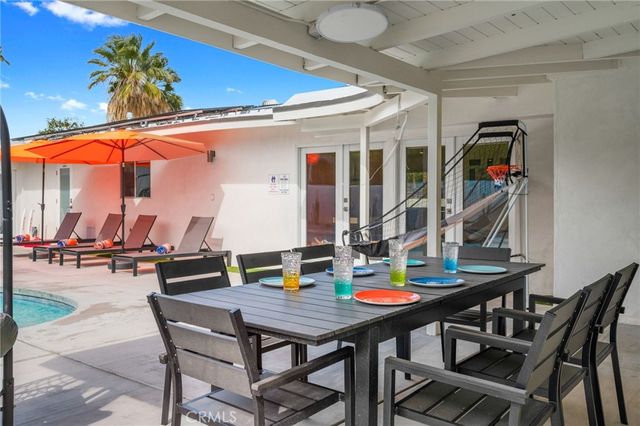 1055 E Racquet Club, Palm Springs, CA 92262