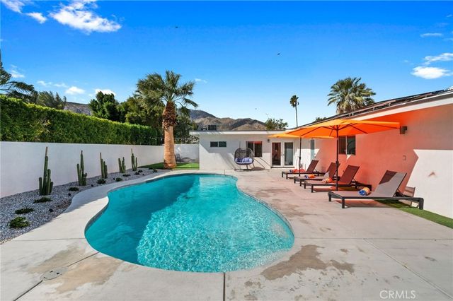 1055 E Racquet Club, Palm Springs, CA 92262