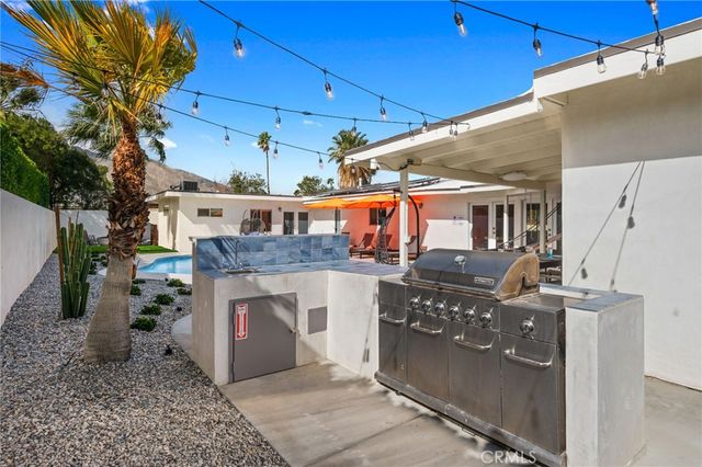 1055 E Racquet Club, Palm Springs, CA 92262