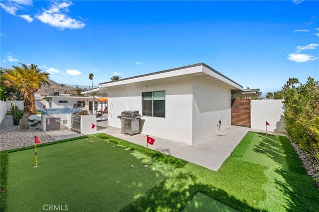 1055 E Racquet Club, Palm Springs, CA 92262