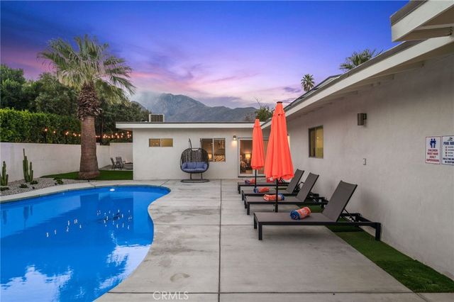 1055 E Racquet Club, Palm Springs, CA 92262