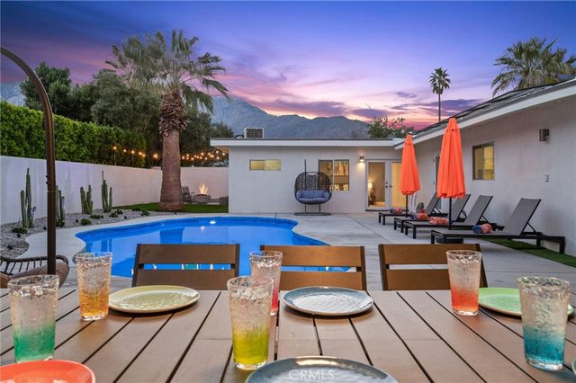 1055 E Racquet Club, Palm Springs, CA 92262