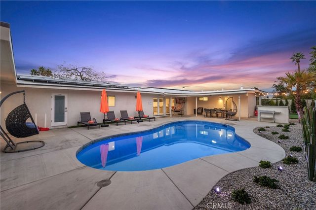 1055 E Racquet Club, Palm Springs, CA 92262