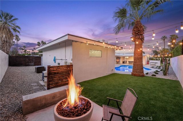 1055 E Racquet Club, Palm Springs, CA 92262