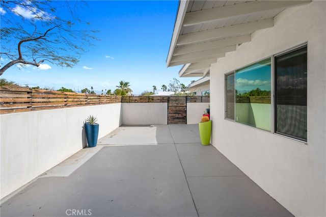 1055 E Racquet Club, Palm Springs, CA 92262