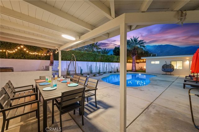 1055 E Racquet Club, Palm Springs, CA 92262