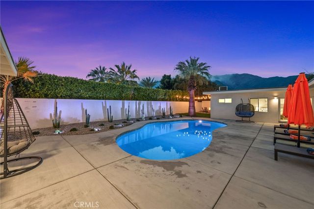 1055 E Racquet Club, Palm Springs, CA 92262