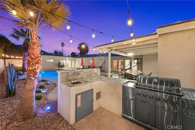 1055 E Racquet Club, Palm Springs, CA 92262