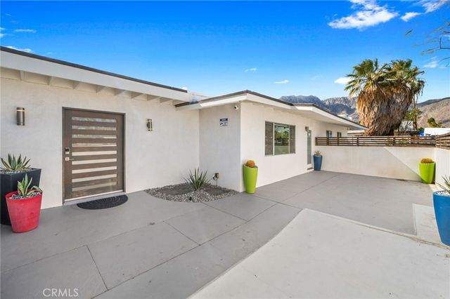 1055 E Racquet Club, Palm Springs, CA 92262