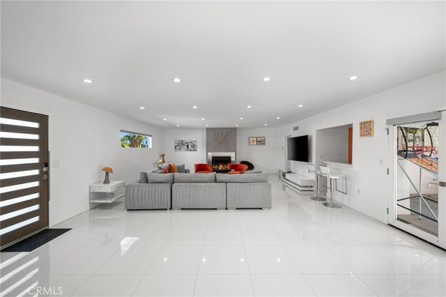 1055 E Racquet Club, Palm Springs, CA 92262