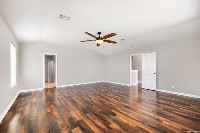 8103 Heritage Park Dr, San Antonio, TX 78240