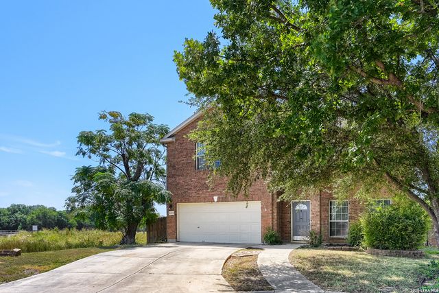 8103 Heritage Park Dr, San Antonio, TX 78240