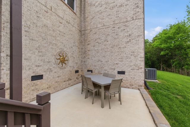 971 Nashs Nook, Columbia, TN 38401