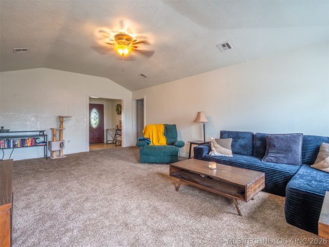 909 Fireside Estate, Mcalester, OK 74501