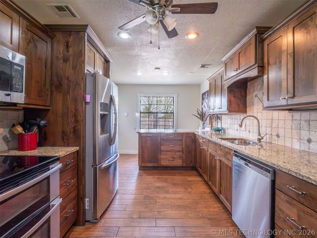909 Fireside Estate, Mcalester, OK 74501