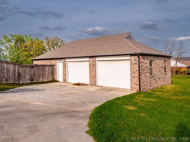 909 Fireside Estate, Mcalester, OK 74501