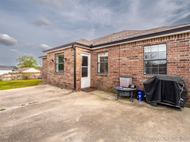 909 Fireside Estate, Mcalester, OK 74501
