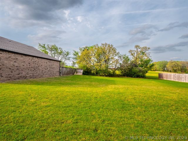 909 Fireside Estate, Mcalester, OK 74501