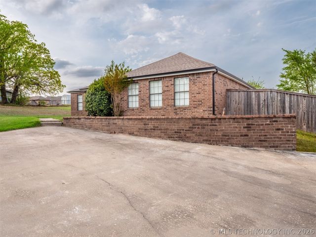 909 Fireside Estate, Mcalester, OK 74501