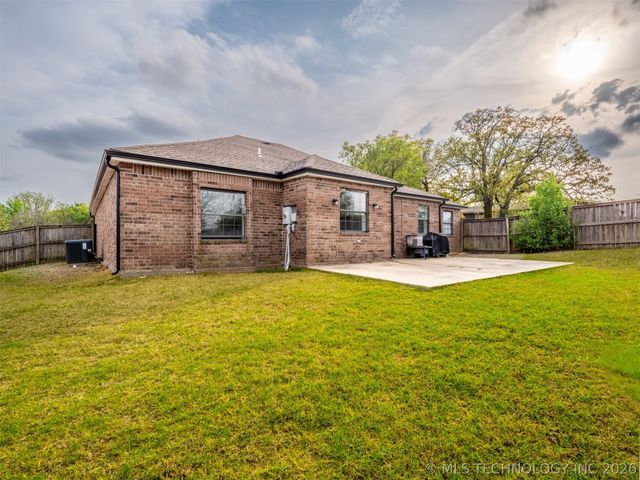 909 Fireside Estate, Mcalester, OK 74501