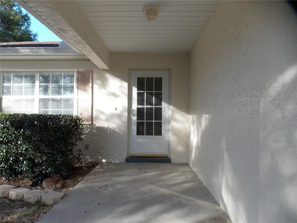 Image 2 of property listing at 9859 SW 97TH LANE, Ocala, FL 34481