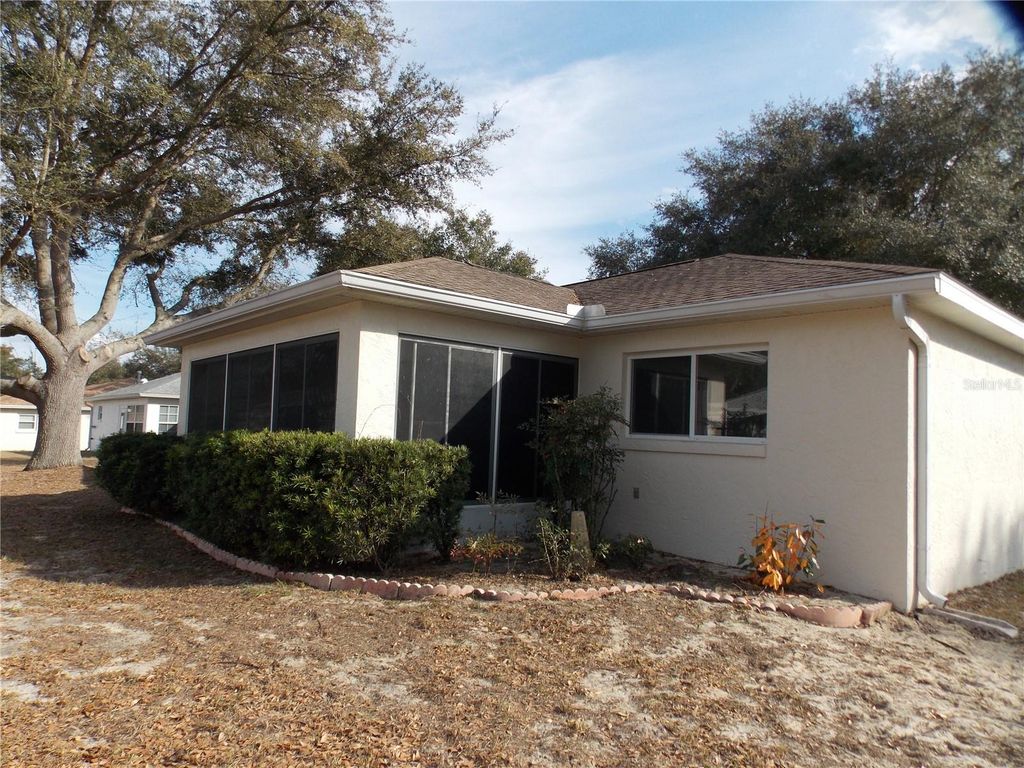 Image 20 of property listing at 9859 SW 97TH LANE, Ocala, FL 34481