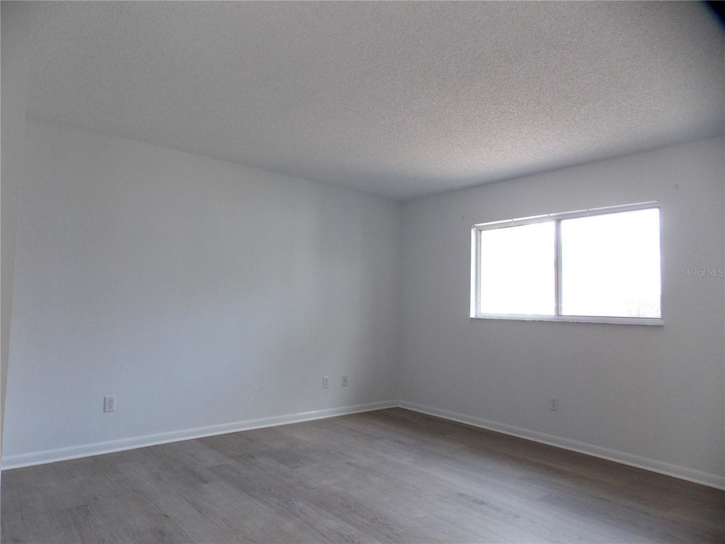 Image 9 of property listing at 9859 SW 97TH LANE, Ocala, FL 34481