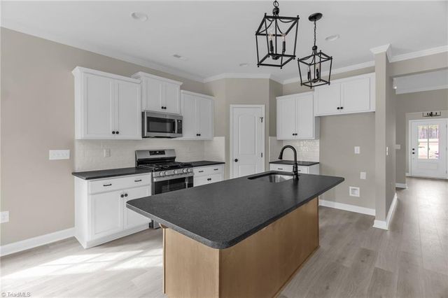 502 Beeson Court, Clemmons, NC 27012