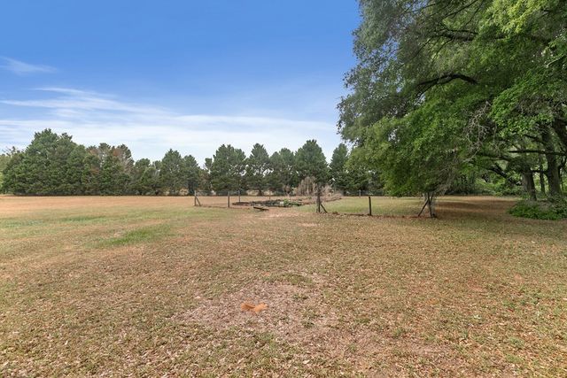 108 Buckhead Drive, Headland, AL 36345