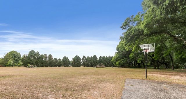 108 Buckhead Drive, Headland, AL 36345