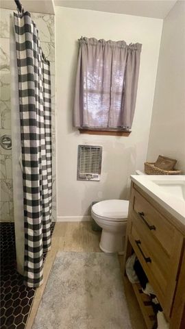 902 South Easterwood Street, Hearne, TX 77859