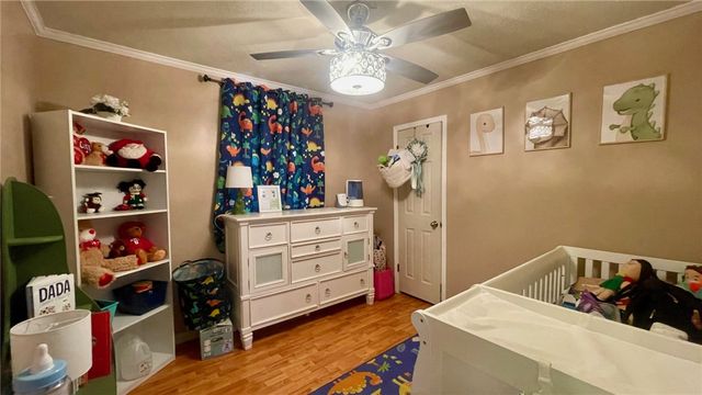 902 South Easterwood Street, Hearne, TX 77859