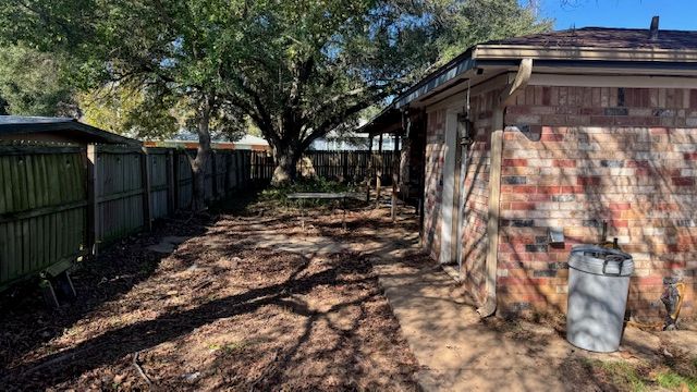 902 South Easterwood Street, Hearne, TX 77859