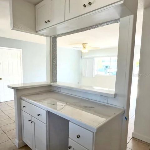 5520 HOBSON STREET NE, St Petersburg, FL 33704