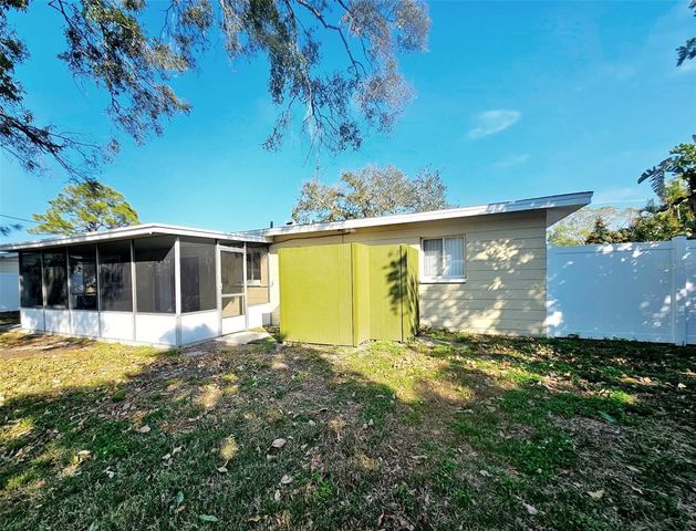 5520 HOBSON STREET NE, St Petersburg, FL 33704