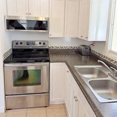 5520 HOBSON STREET NE, St Petersburg, FL 33704