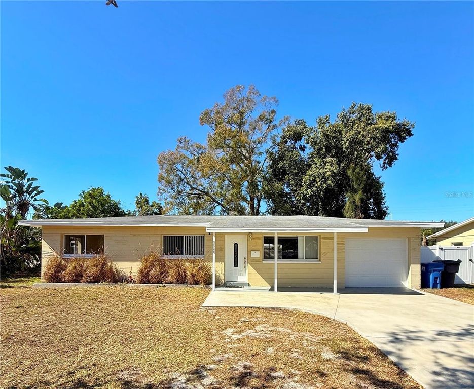 5520 HOBSON STREET NE, St Petersburg, FL 33704