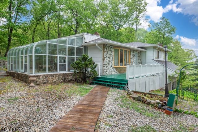 82 Highland Ave, Riverdale Boro, NJ 07457