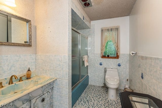 82 Highland Ave, Riverdale Boro, NJ 07457